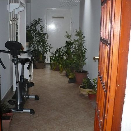 Kitty Apartman Apartment มิชโคลซ์ ภายนอก รูปภาพ