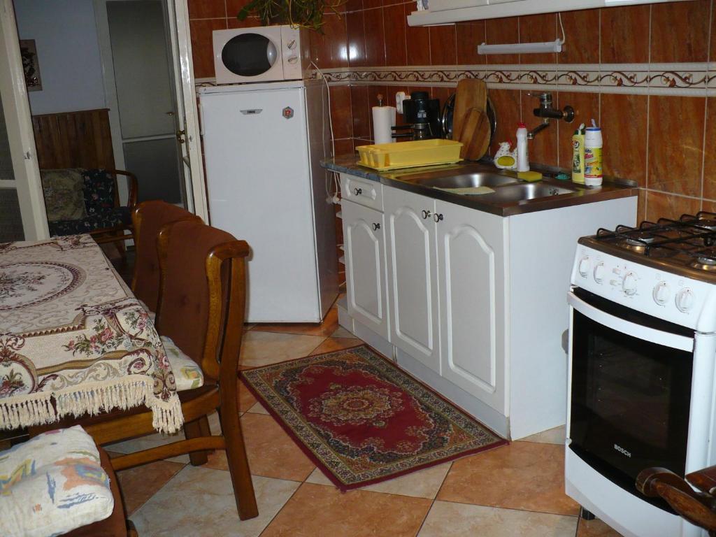 Kitty Apartman Apartment มิชโคลซ์ ภายนอก รูปภาพ