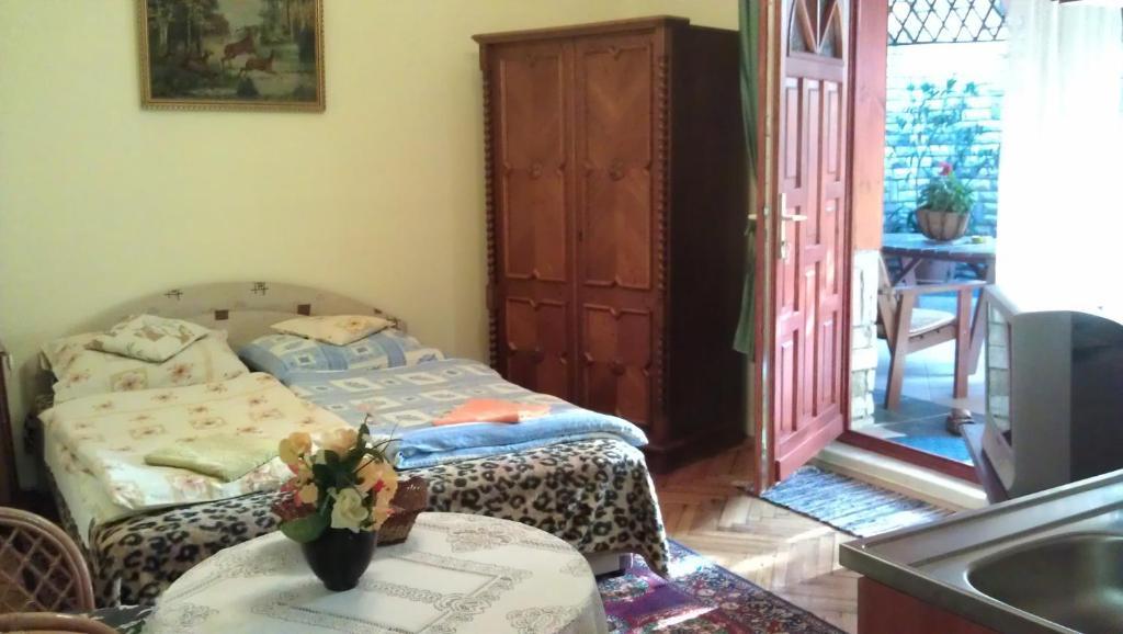 Kitty Apartman Apartment มิชโคลซ์ ห้อง รูปภาพ
