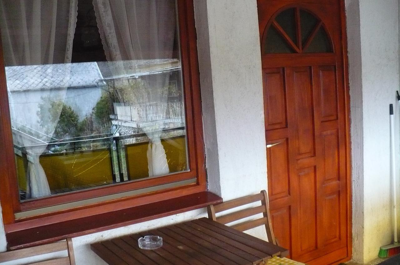 Kitty Apartman Apartment มิชโคลซ์ ภายนอก รูปภาพ